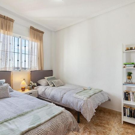 Cb Living - Homely Apartment Cinuelica, Punta Prima Dehesa de Campoamor  エクステリア 写真